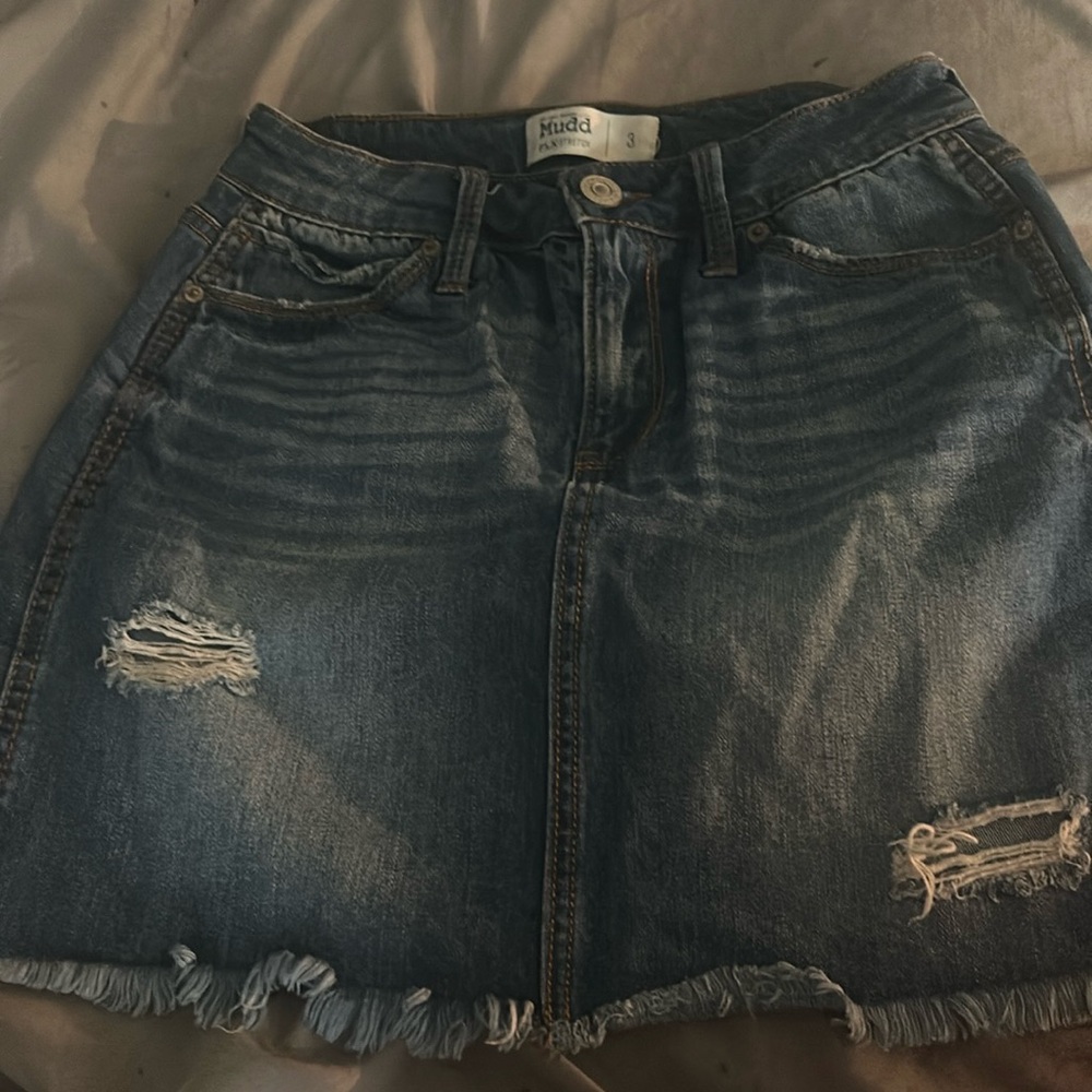 They don’t fit wore them twice size 3 color blue